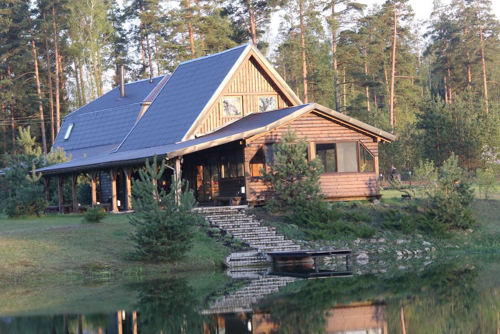 Villa Viesu Maja Forrest à Dzimtmisa Extérieur photo