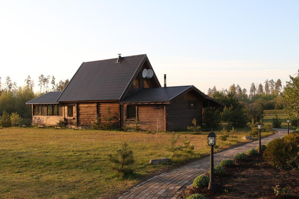 Villa Viesu Maja Forrest à Dzimtmisa Extérieur photo