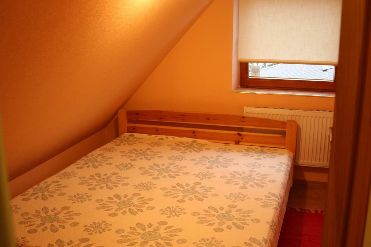 Villa Viesu Maja Forrest à Dzimtmisa Extérieur photo